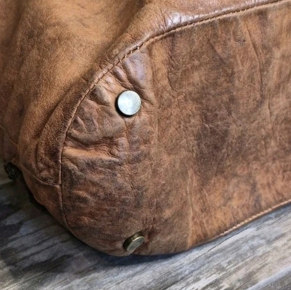 Rare Sundance Slightly Distressed Studded Genuine Leather Crossbody Shoulder Bag - Picture 8 of 11